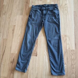 Banana Republic men’s slim-fit travel jean. Gray denim. 34x34